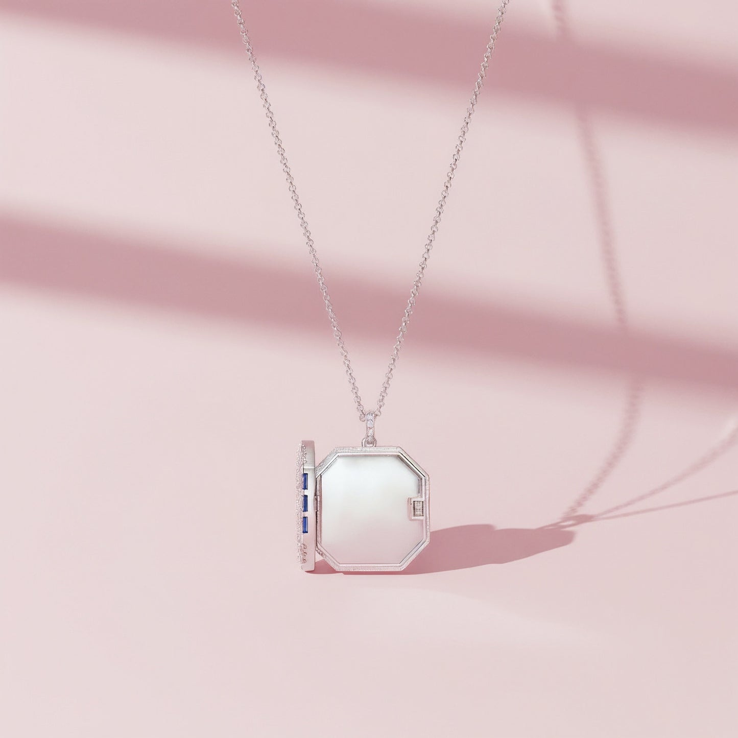 Modern Halo Locket SN009BR (Brass)